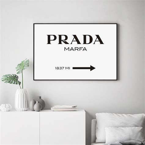 quadro con la scritta prada|1.